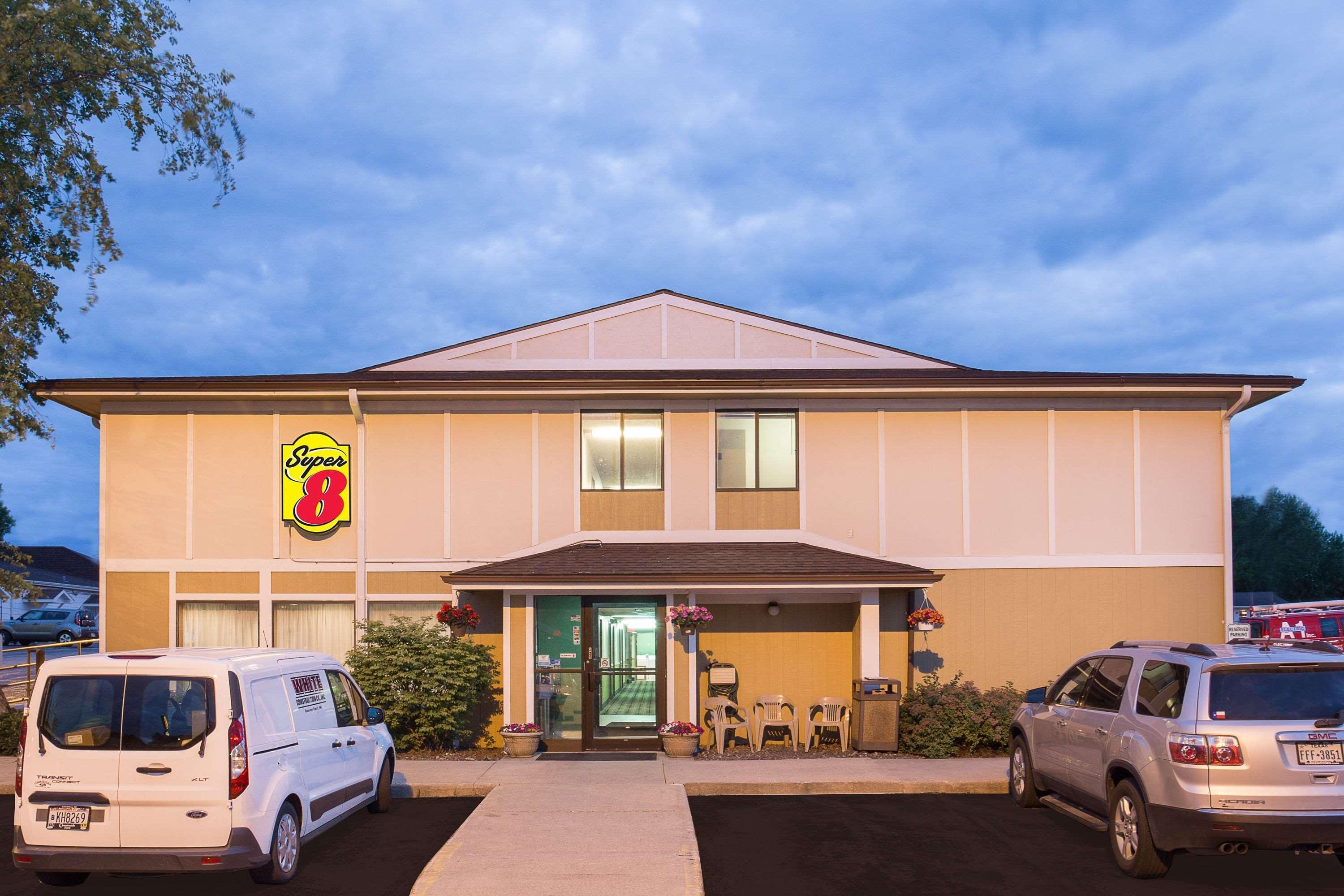 Super 8 By Wyndham Hotel Beaver Dam