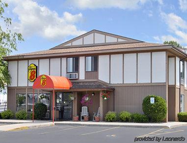 Super 8 By Wyndham Hotel Beaver Dam