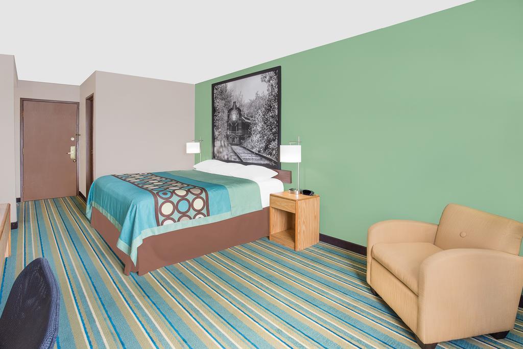 Super 8 By Wyndham Beaver Dam