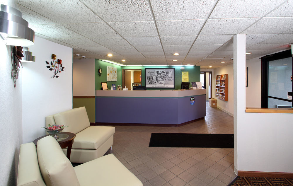Super 8 By Wyndham Hotel